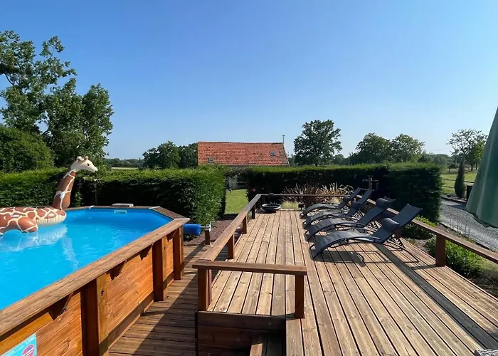 Spacious House For 6 People With A Swimming Pool