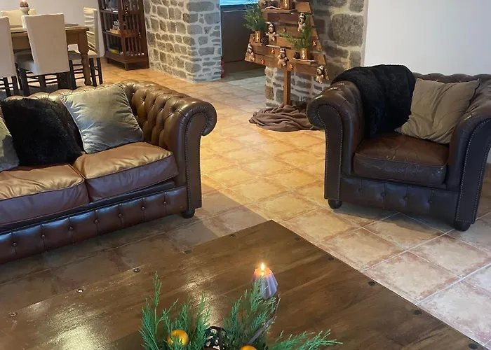 Spacious House For 6 People With A Swimming Pool