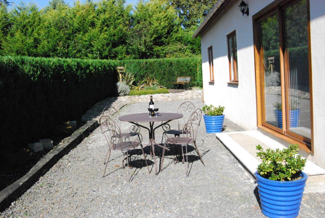 Spacious House For 6 People With A Swimming Pool Chalandrey